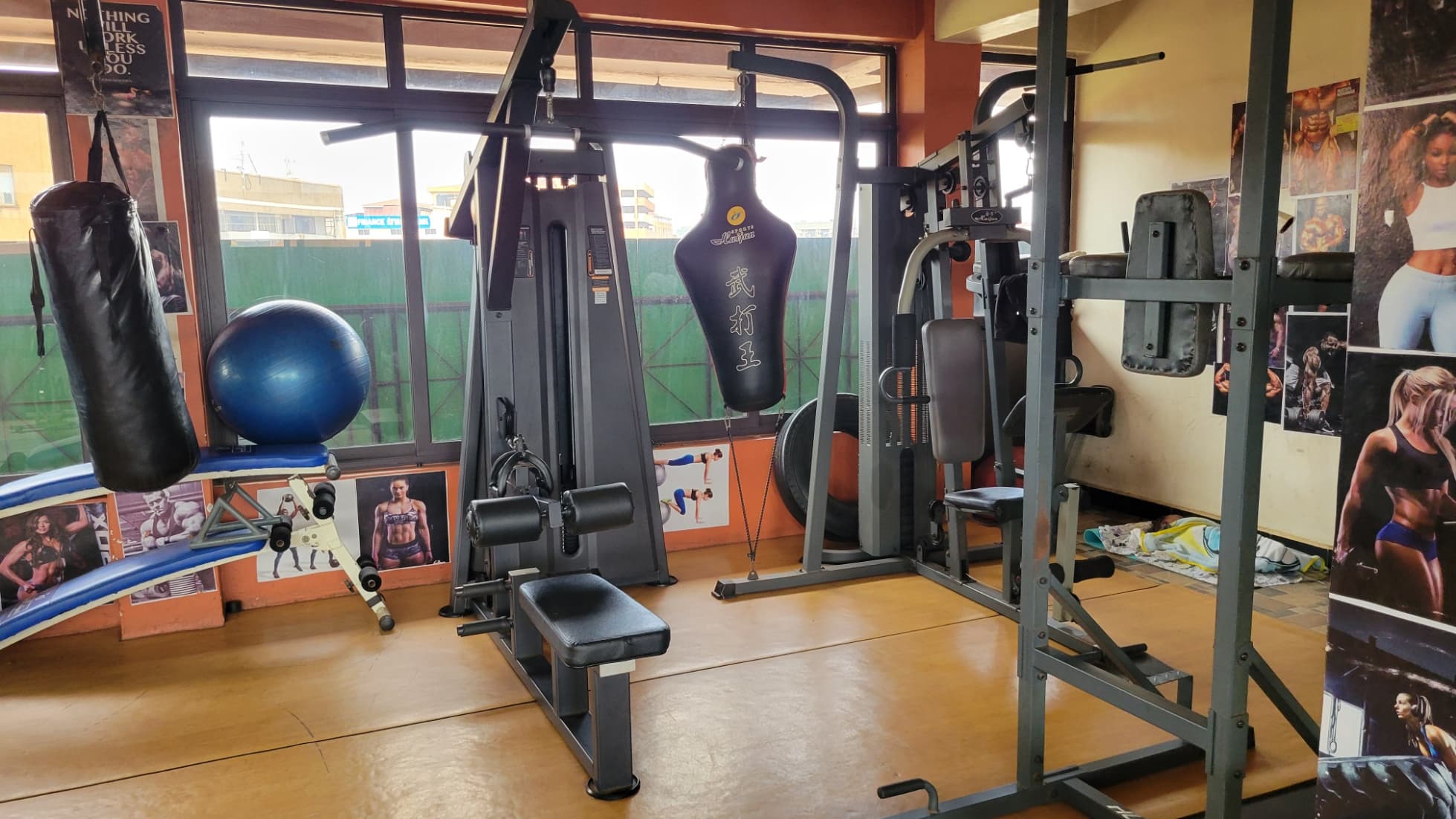 Spacious workout room in Neptune Plaza gym